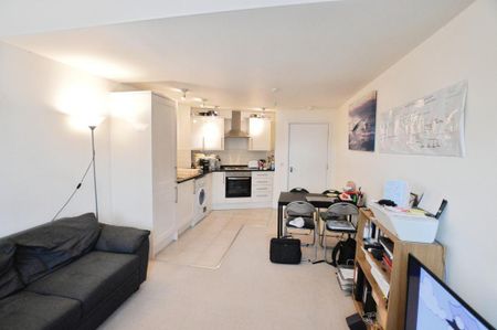 1 bedroom flat to rent - Photo 5