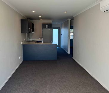 Sunny 2-bedroom Apartment for Rent! - Photo 2
