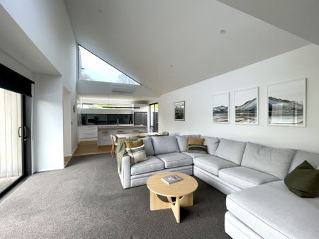 Riccarton, 3 bedrooms - Photo 2