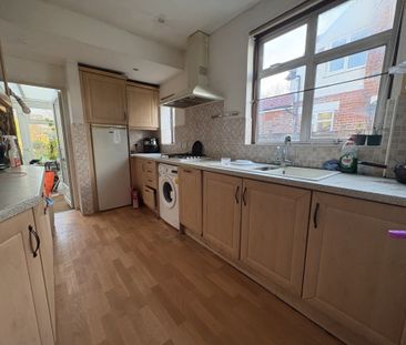 21 West Drayton Park Avenue, West Drayton - Photo 2