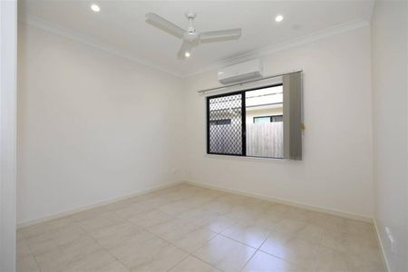 Quality Air Conditioned Modern Home near Mountains - Photo 5