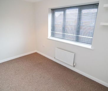 3 bedroom semi-detached house to rent - Photo 5