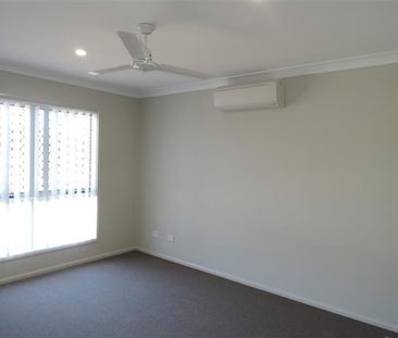 MODERN 4 BEDROOM 2 BATHROOM FAMILY HOME - Photo 3