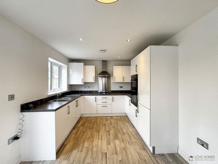 3 bedroom semi-detached house to rent - Photo 4