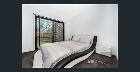 Three-Bedroom Townhouse – Altona North - Photo 4