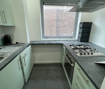 Room in a Shared Flat, Tudor Lodge, E3 - Photo 1