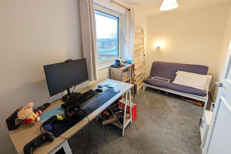 Goldsworth Park, Woking, Surrey, GU21 - Photo 4