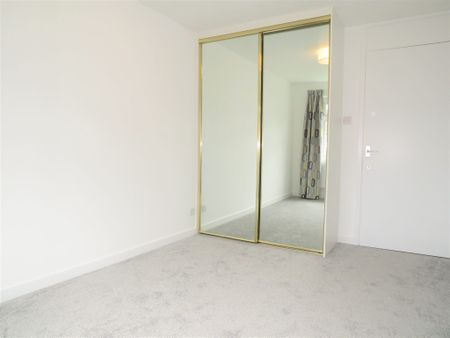 1 Bedroom - Photo 4