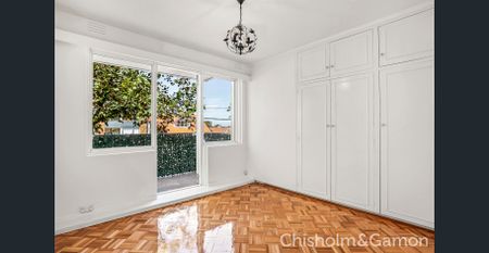 First-class bayside address - Photo 3