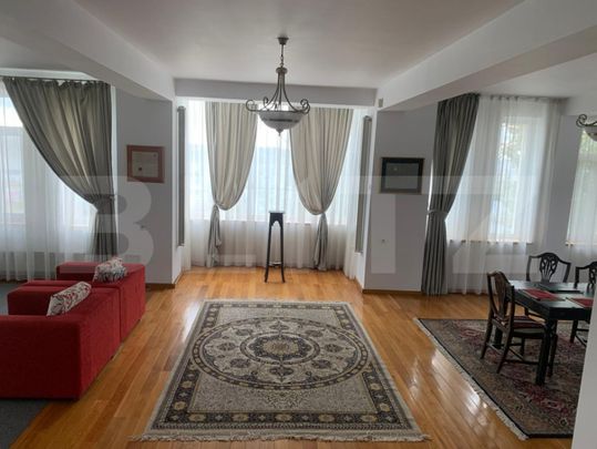 Vila 7 camere de închiriat, 177 mp, zona Copou - Photo 1