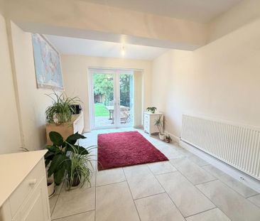4 bedroom detached house to rent - Photo 3