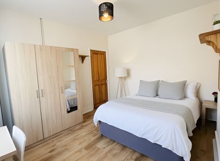 4 Bed Student Accommodation - Photo 3