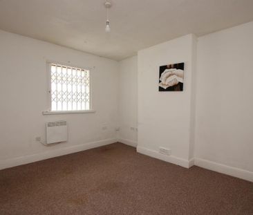 1 bedroom ground floor flat to rent - Photo 2
