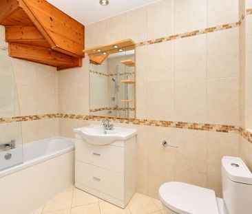3 bedroom terraced house to rent - Photo 6