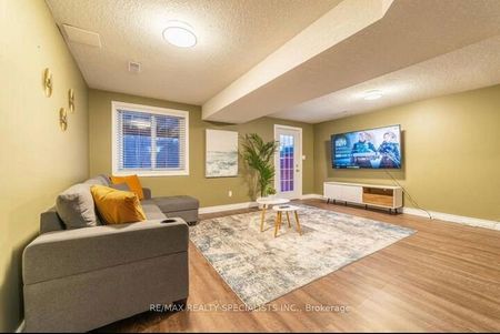 For Lease - 60 Everglade Crescent, Kitchener, Ontario - Photo 3