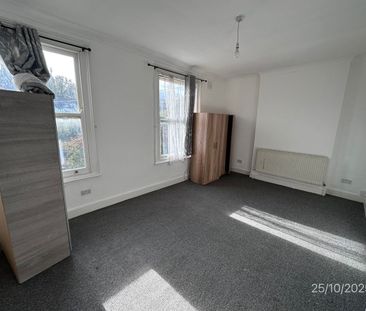 2 Bed Flat, Osborne Road, E7 - Photo 4
