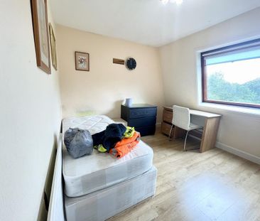 1 bedroom in a house share to rent - Photo 5