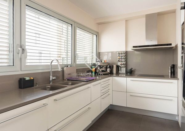 Excellent 3 Bedroom apartment with 9m² terrace for rent in Poblenou, Barcelona