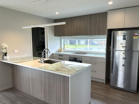 Four Bedroom Home - Photo 5