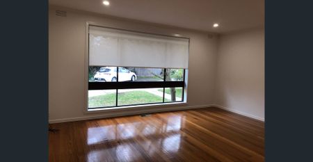 DELIGHTFUL TWO BEDROOM APARTMENT - Photo 3