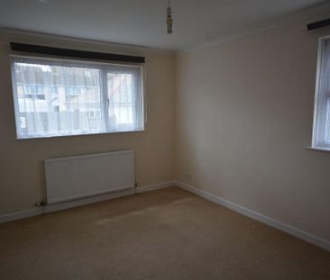 2 bedroom semi-detached house to rent - Photo 4