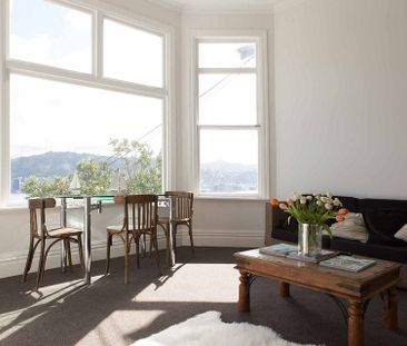 Harbour Views, Afternoon Sun, and City Magic - Photo 2