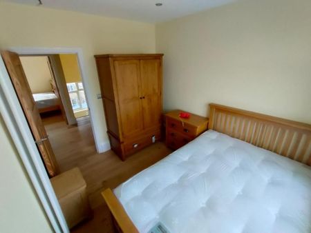 4 bedroom flat to rent - Photo 3