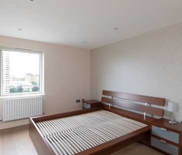 1 Bed Flat, Gainsborough House, E14 - Photo 5