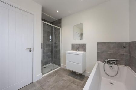 3 bedroom detached house to rent - Photo 3