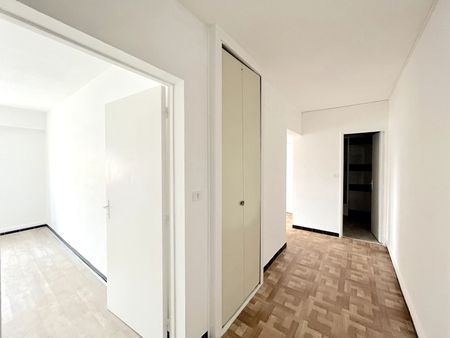 A LOUER APPARTEMENT T3 DE 67 M2 - BORDEAUX QUARTIER CHARTRONS - Photo 3