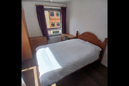 Room in a Shared Flat, Ilminster Gardens, SW11 - Photo 3