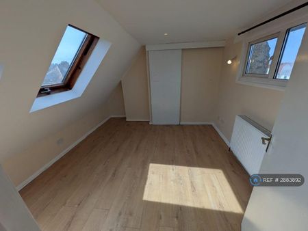 4 bedroom terraced house to rent - Photo 5