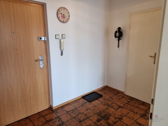 Schöne 3 Zimmerwohnung mit Ausblick auf den Schloßberg zu vermieten - Foto 1