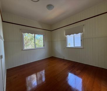 Breezy, Elevated Queenslander with Ducted Air Conditioning - Photo 4