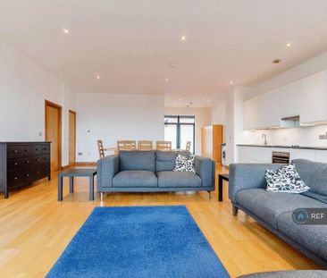 3 bedroom flat to rent - Photo 1