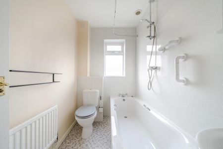 2 bedroom terraced house to rent - Photo 2