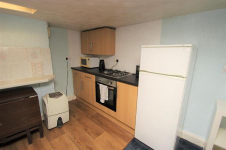 2 bedroom flat to rent - Photo 4