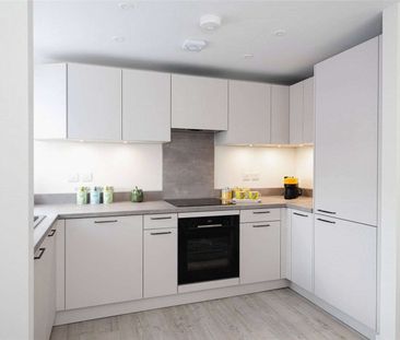 A first floor, 2 bedroom apartment in a gated community. - Photo 6