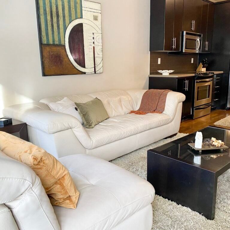 Edmonton Furnished Condo Rental in Oliver - Bright And Modern Condo In Great Central Location! - Photo 1