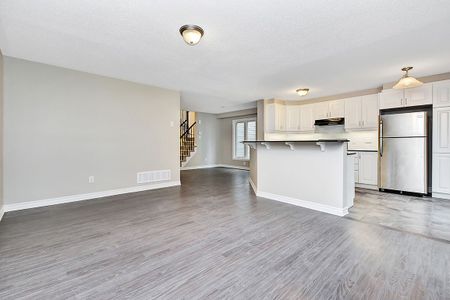 For Lease - 1914 MAPLE GROVE Road, Stittsville - Munster - Richmond, Ontario - Photo 4