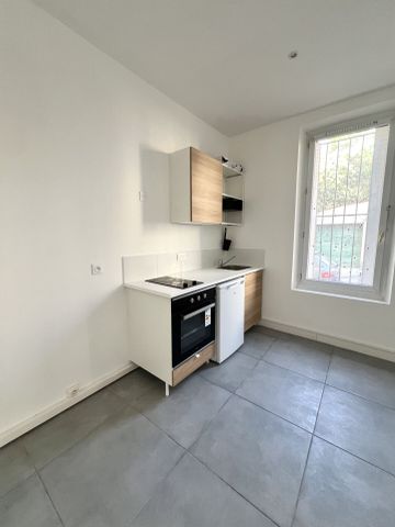 Appartement 1 pièces 30m2 MARSEILLE 4EME 680 euros - Photo 2