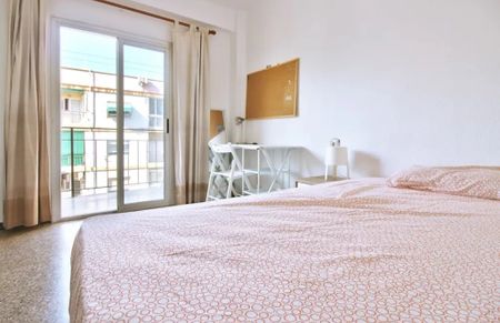 Carrer del Poeta Mas y Ros, Valencia, Valencian Community 46022 - Photo 3