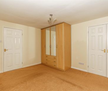 2 bed flat to rent in Beacon Drive, Newcastle Upon Tyne, NE13 - Photo 3