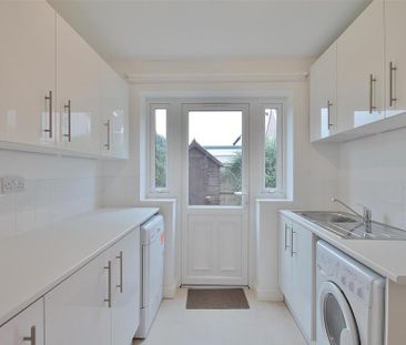 3 bedroom semi-detached house to rent - Photo 5