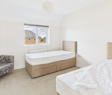 2 bedroom end of terrace house to rent - Photo 4