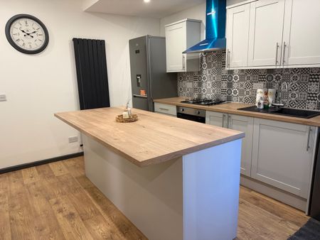 Room in a Shared House, Mansell Road, L6 - Photo 4