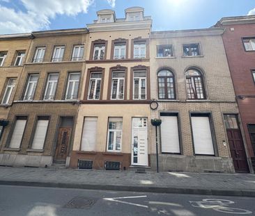 Volledig vernieuwde moderne flat te Sint-Joost-ten-Node. - Photo 4