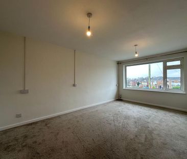 2 bedroom maisonette to rent - Photo 2