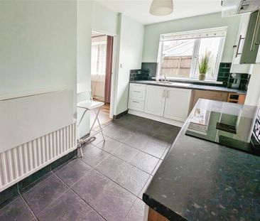 3 bedroom end of terrace house to rent - Photo 6