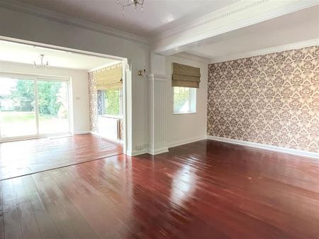 4 bedroom detached house to rent - Photo 3